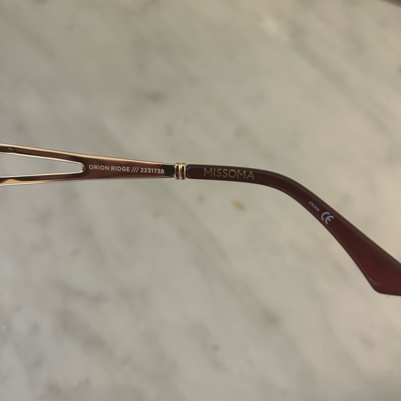 Missoma x Le Specs Orion Ridge Sunglasses in Burgandy - Picture 6 of 6